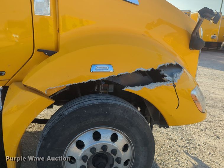 image for item NW9534 2020 Kenworth T680 semi truck