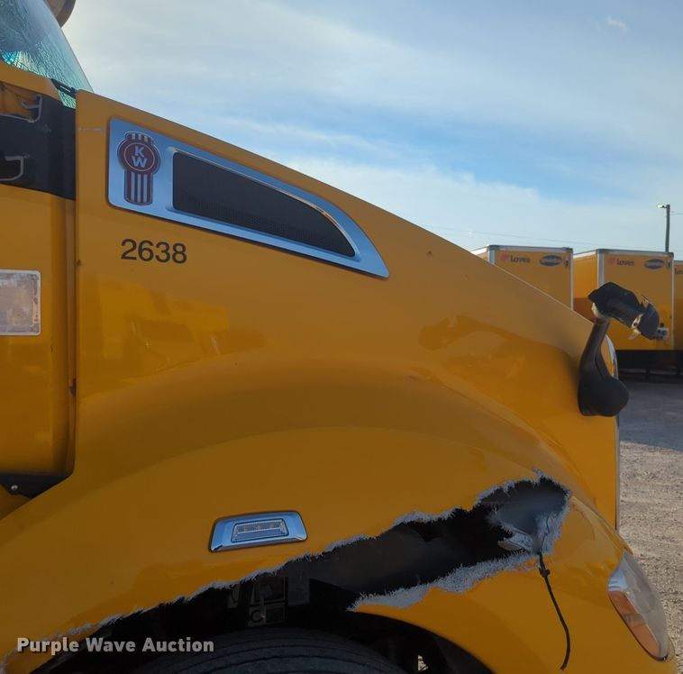 image for item NW9534 2020 Kenworth T680 semi truck