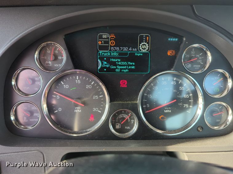 image for item NW9534 2020 Kenworth T680 semi truck