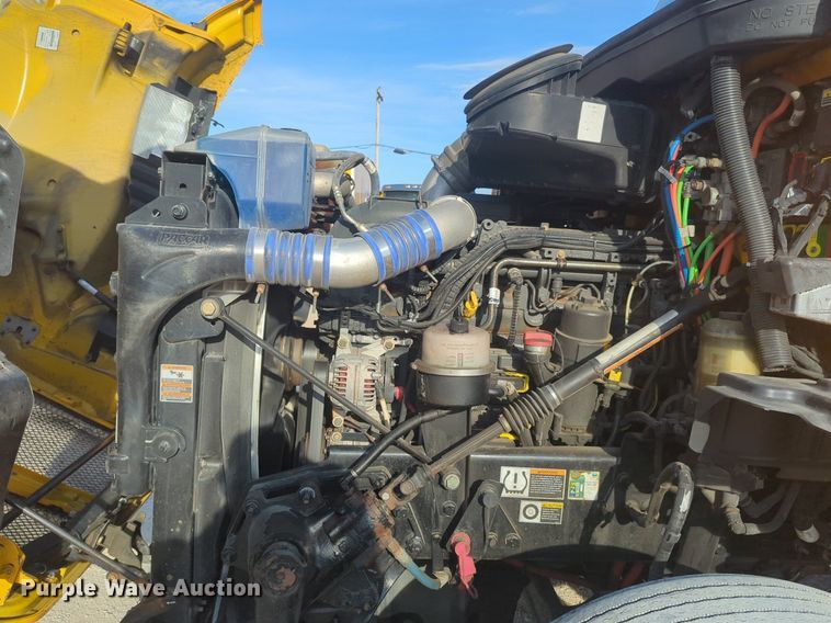 image for item NW9534 2020 Kenworth T680 semi truck