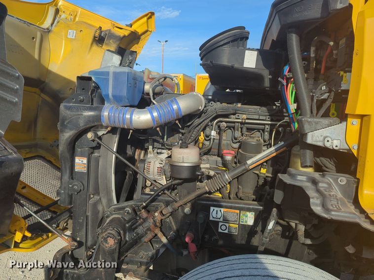 image for item NW9534 2020 Kenworth T680 semi truck