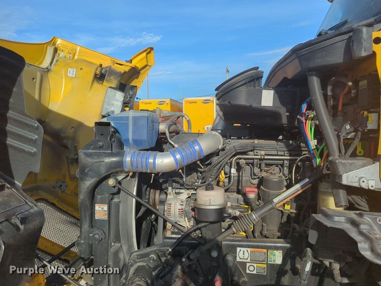 image for item NW9534 2020 Kenworth T680 semi truck