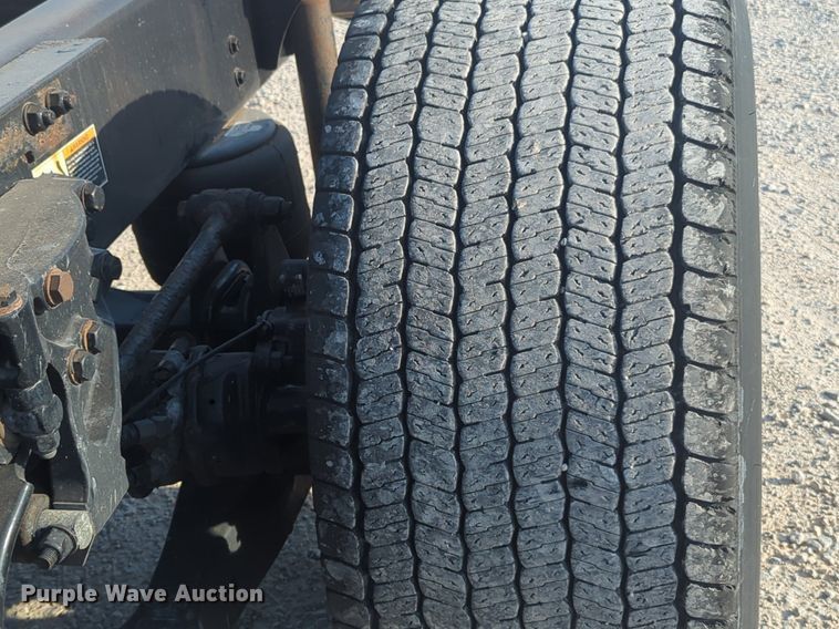 image for item NW9534 2020 Kenworth T680 semi truck