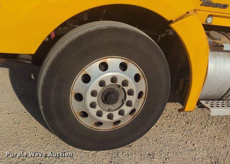 image for item NW9534 2020 Kenworth T680 semi truck