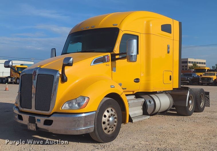 image for item NW9535 2019 Kenworth  T680 semi truck