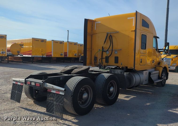 image for item NW9535 2019 Kenworth  T680 semi truck