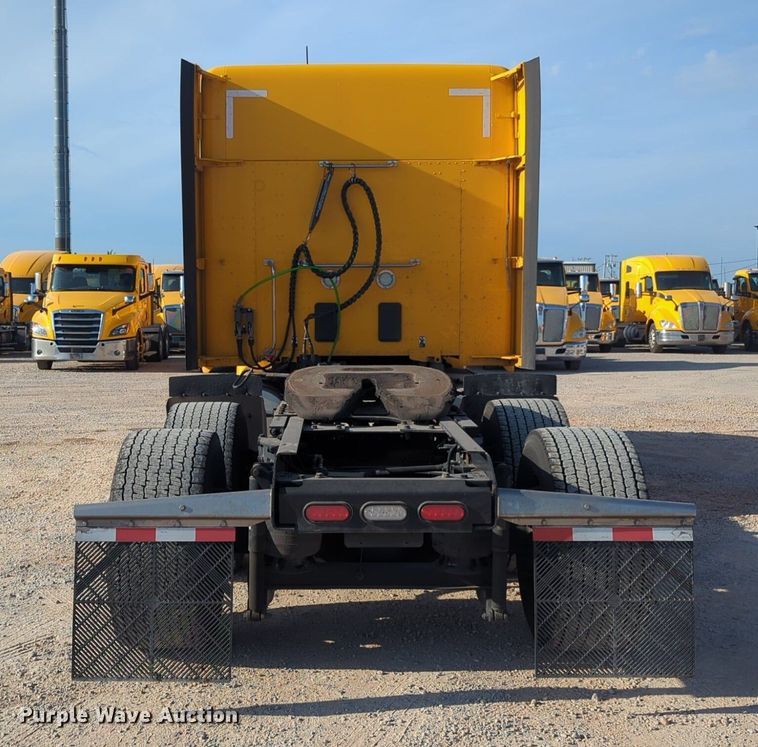 image for item NW9535 2019 Kenworth  T680 semi truck