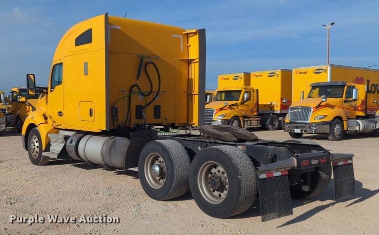 image for item NW9535 2019 Kenworth  T680 semi truck