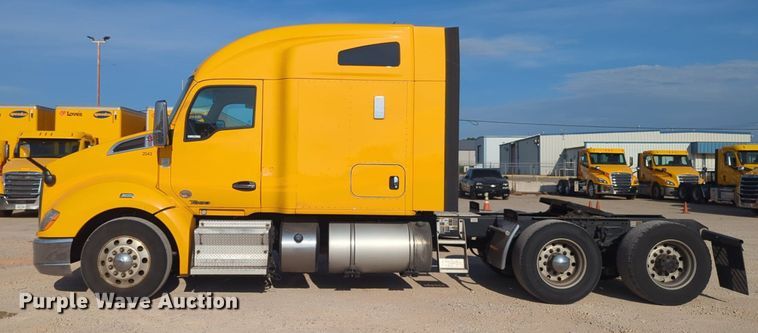 image for item NW9535 2019 Kenworth  T680 semi truck