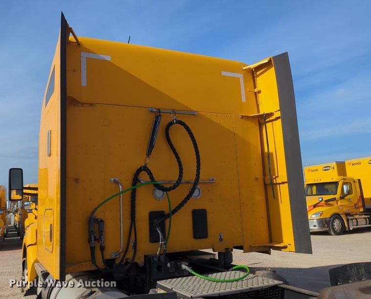 image for item NW9535 2019 Kenworth  T680 semi truck