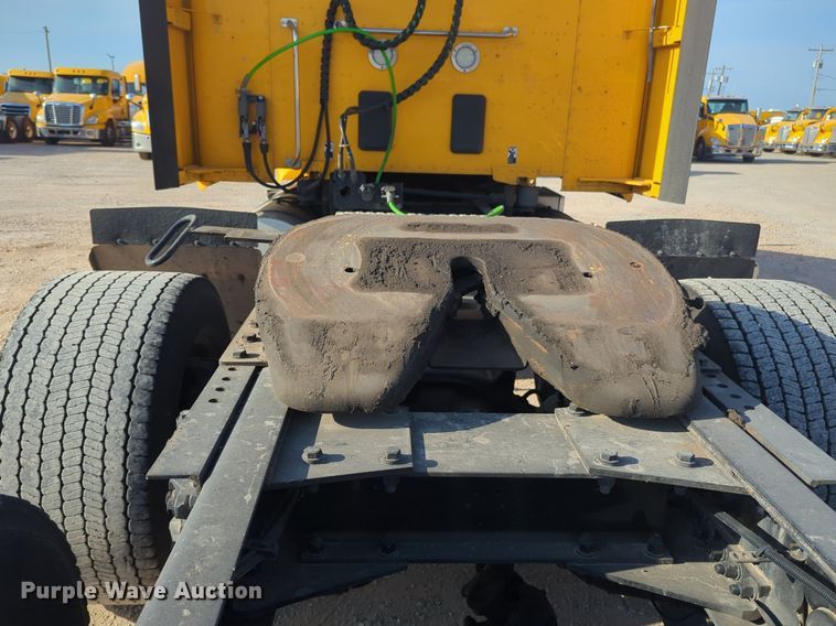 image for item NW9535 2019 Kenworth  T680 semi truck