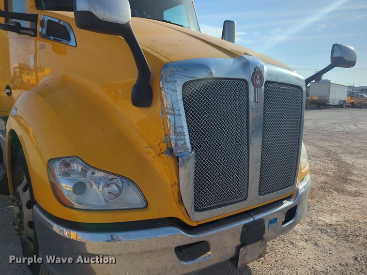 image for item NW9535 2019 Kenworth  T680 semi truck