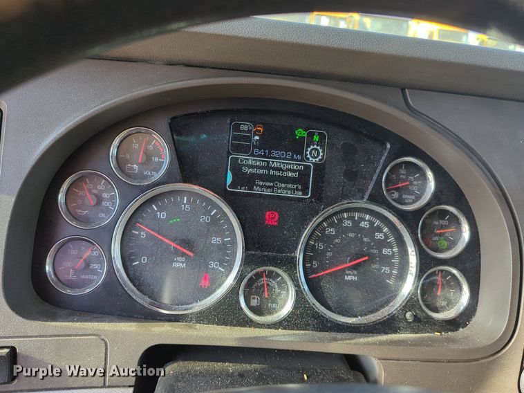 image for item NW9535 2019 Kenworth  T680 semi truck