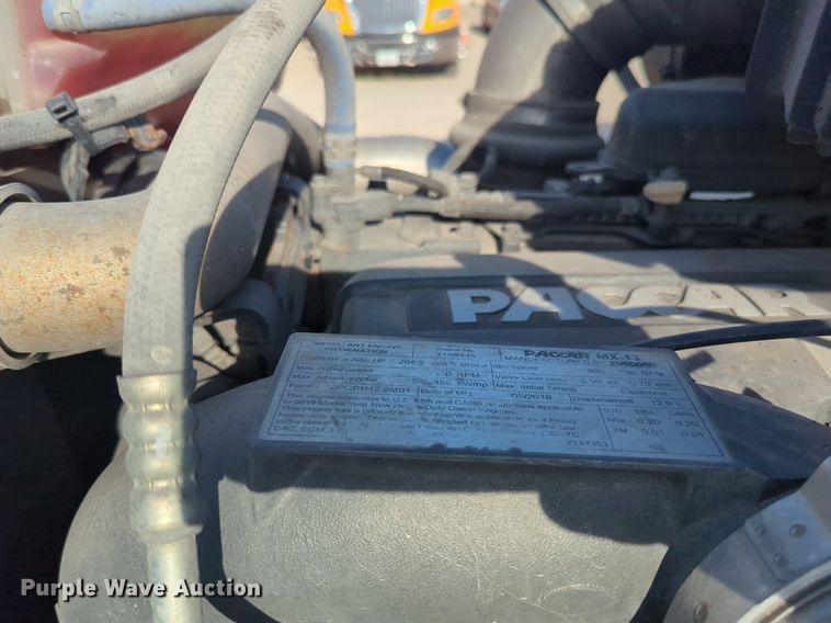 image for item NW9535 2019 Kenworth  T680 semi truck