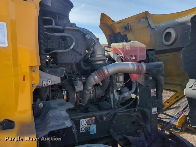 image for item NW9535 2019 Kenworth  T680 semi truck