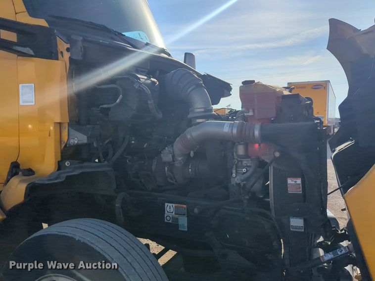 image for item NW9535 2019 Kenworth  T680 semi truck