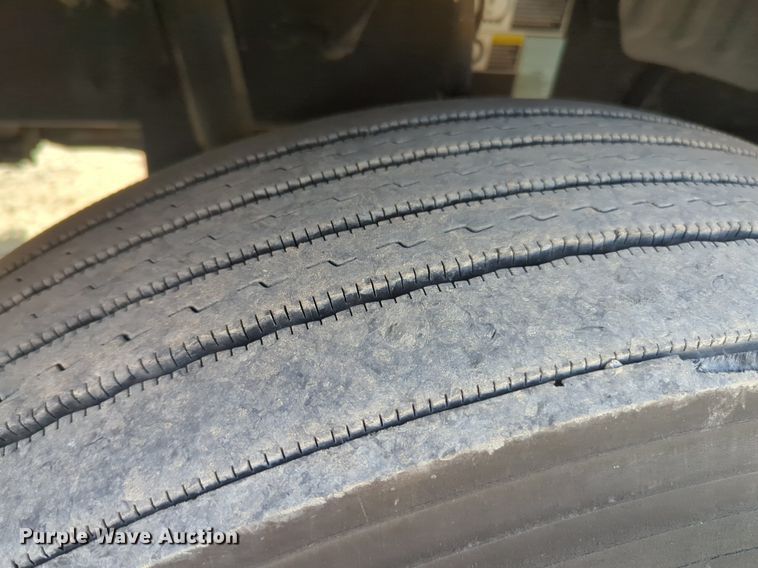 image for item NW9535 2019 Kenworth  T680 semi truck