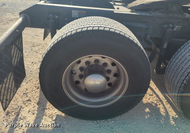 image for item NW9535 2019 Kenworth  T680 semi truck