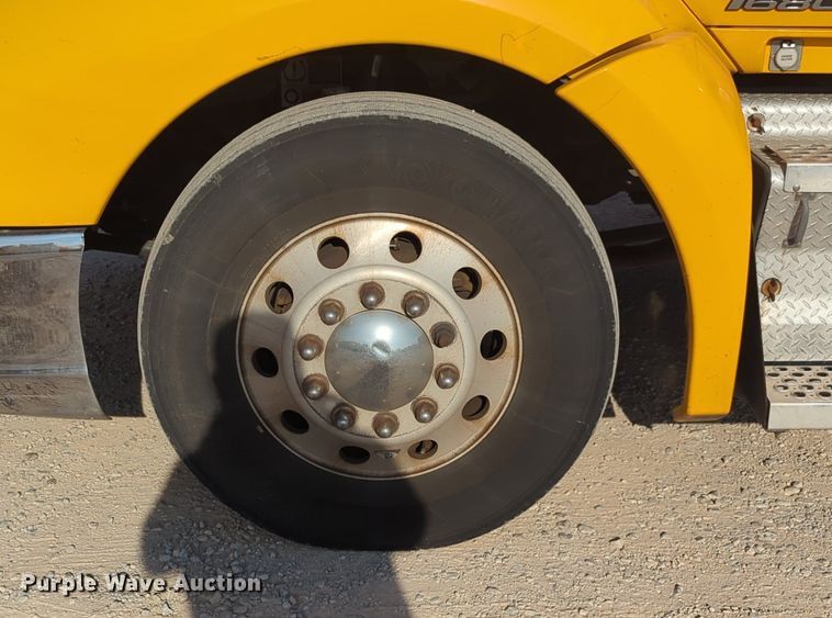 image for item NW9535 2019 Kenworth  T680 semi truck