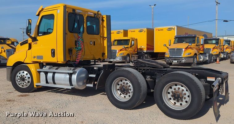 image for item NW9536 2020 Freightliner  Cascadia 126 semi truck