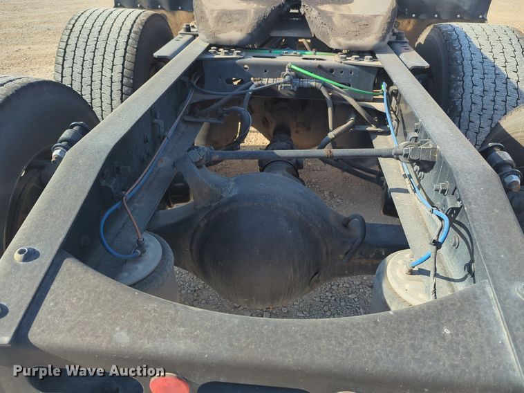 image for item NW9536 2020 Freightliner  Cascadia 126 semi truck