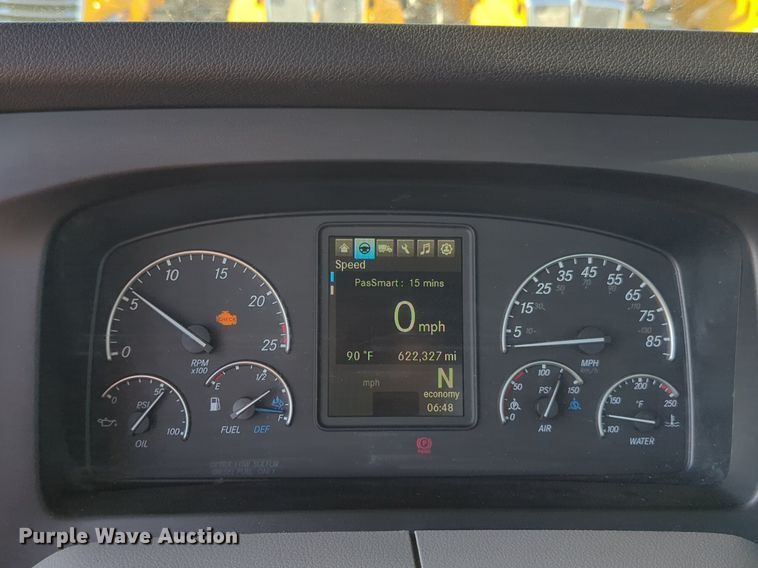 image for item NW9536 2020 Freightliner  Cascadia 126 semi truck