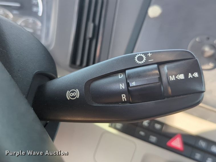 image for item NW9536 2020 Freightliner  Cascadia 126 semi truck