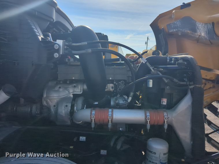 image for item NW9536 2020 Freightliner  Cascadia 126 semi truck