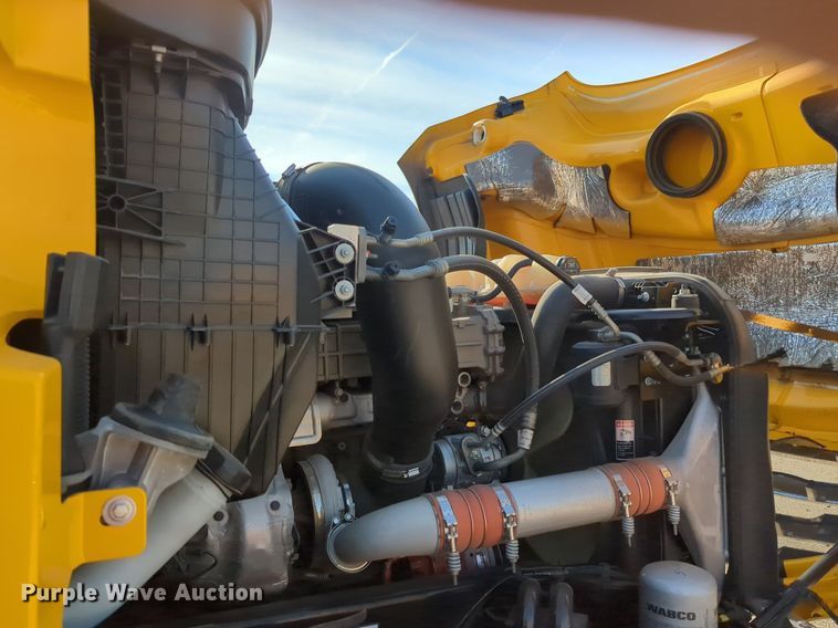 image for item NW9536 2020 Freightliner  Cascadia 126 semi truck