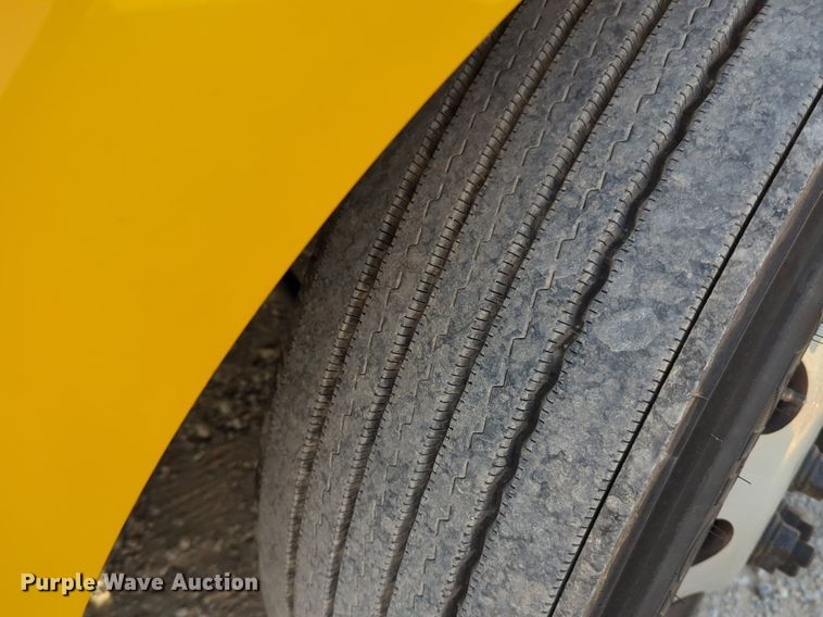 image for item NW9536 2020 Freightliner  Cascadia 126 semi truck