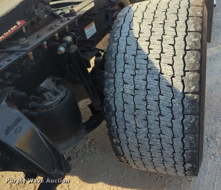 image for item NW9536 2020 Freightliner  Cascadia 126 semi truck