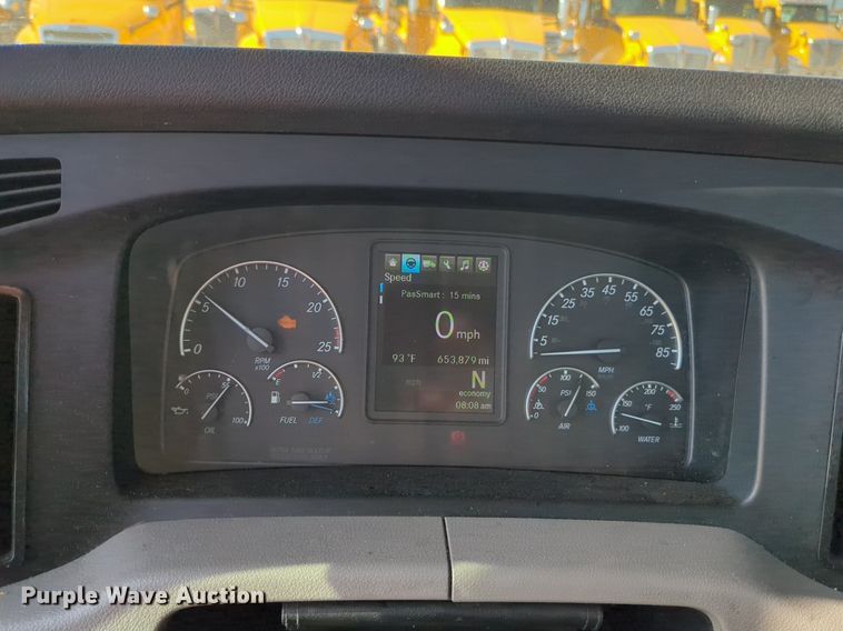 image for item NW9537 2020 Freightliner  Cascadia 126 semi truck