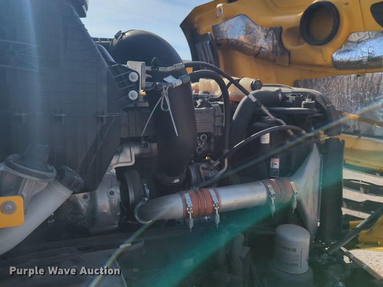 image for item NW9537 2020 Freightliner  Cascadia 126 semi truck