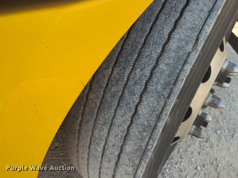 image for item NW9537 2020 Freightliner  Cascadia 126 semi truck