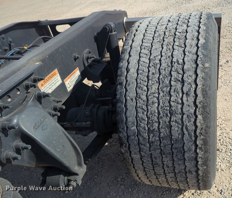 image for item NW9537 2020 Freightliner  Cascadia 126 semi truck