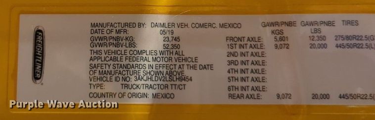 image for item NW9537 2020 Freightliner  Cascadia 126 semi truck