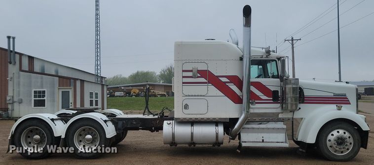 image for item NZ9874 1996 Kenworth  W900 semi truck