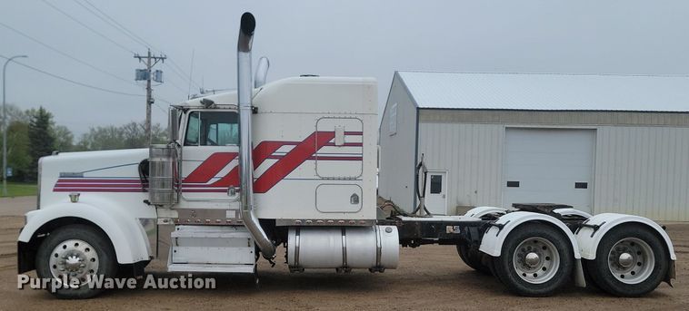 image for item NZ9874 1996 Kenworth  W900 semi truck