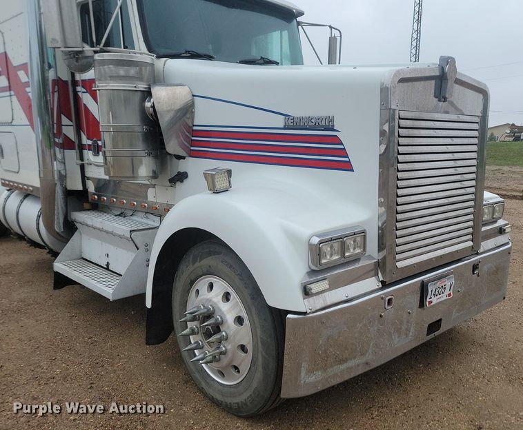 image for item NZ9874 1996 Kenworth  W900 semi truck