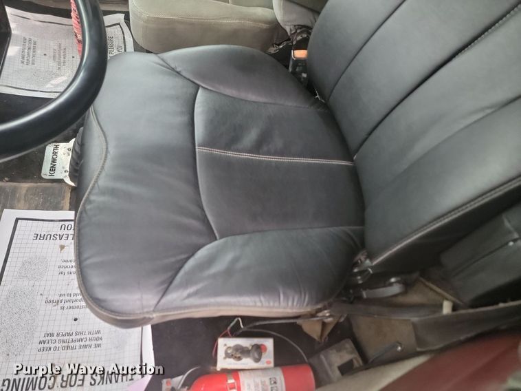 image for item NZ9874 1996 Kenworth  W900 semi truck