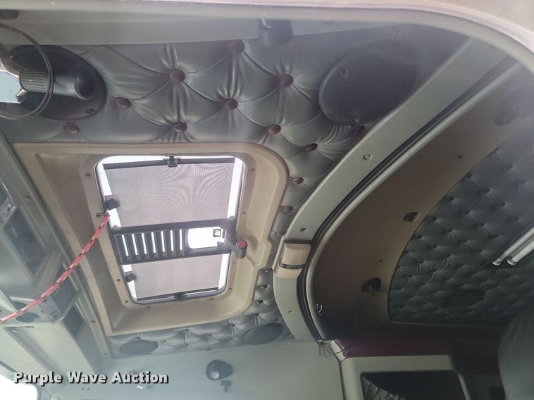 image for item NZ9874 1996 Kenworth  W900 semi truck