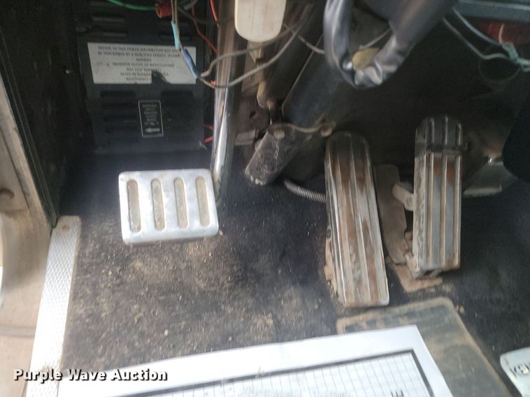 image for item NZ9874 1996 Kenworth  W900 semi truck