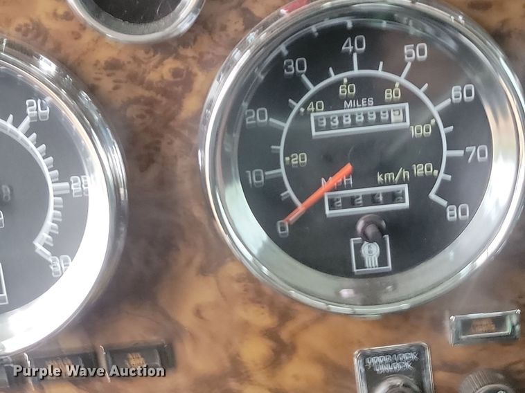 image for item NZ9874 1996 Kenworth  W900 semi truck