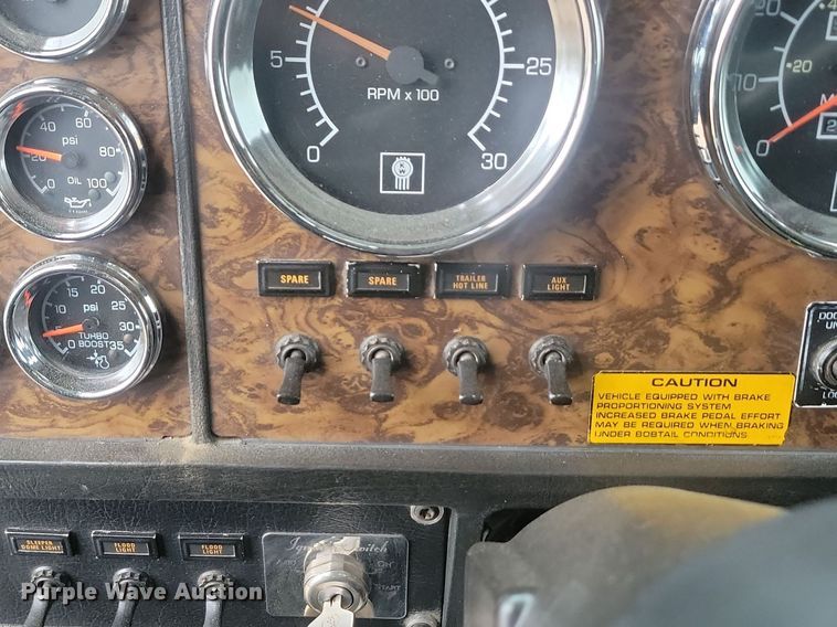 image for item NZ9874 1996 Kenworth  W900 semi truck