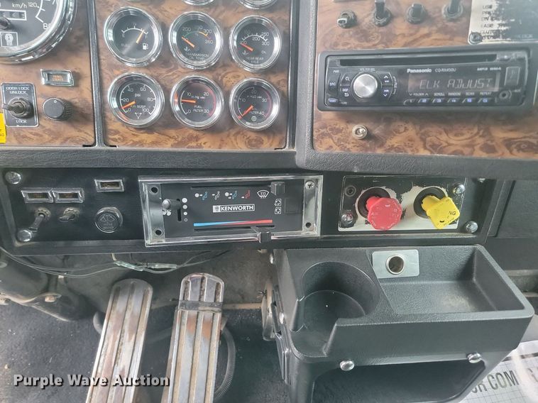 image for item NZ9874 1996 Kenworth  W900 semi truck