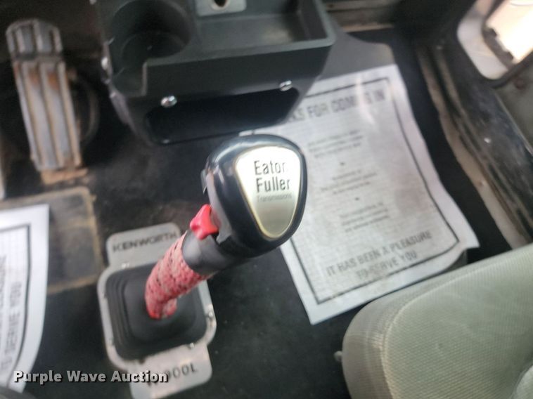 image for item NZ9874 1996 Kenworth  W900 semi truck