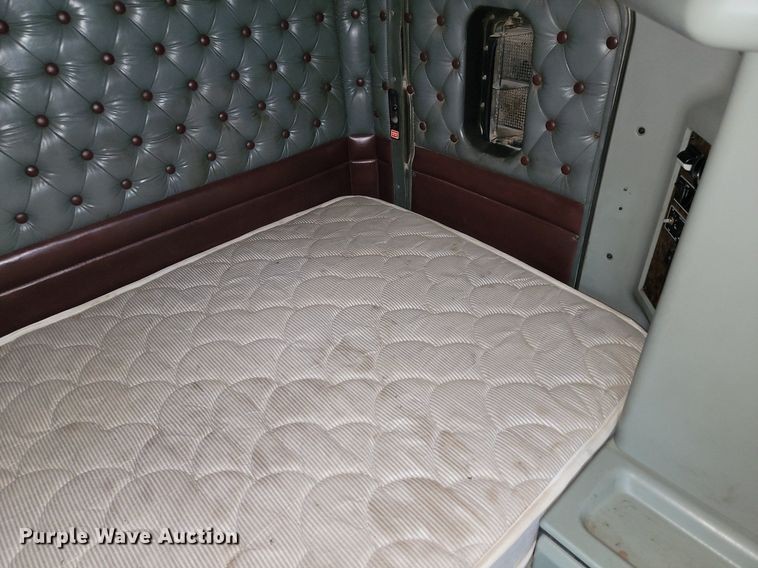 image for item NZ9874 1996 Kenworth  W900 semi truck