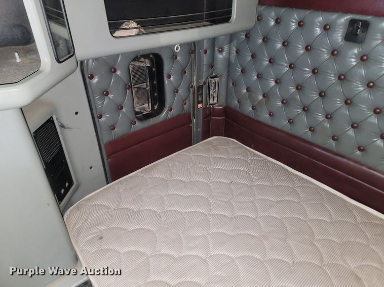 image for item NZ9874 1996 Kenworth  W900 semi truck