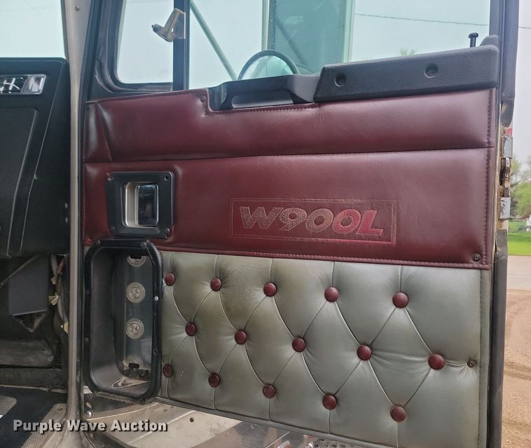 image for item NZ9874 1996 Kenworth  W900 semi truck