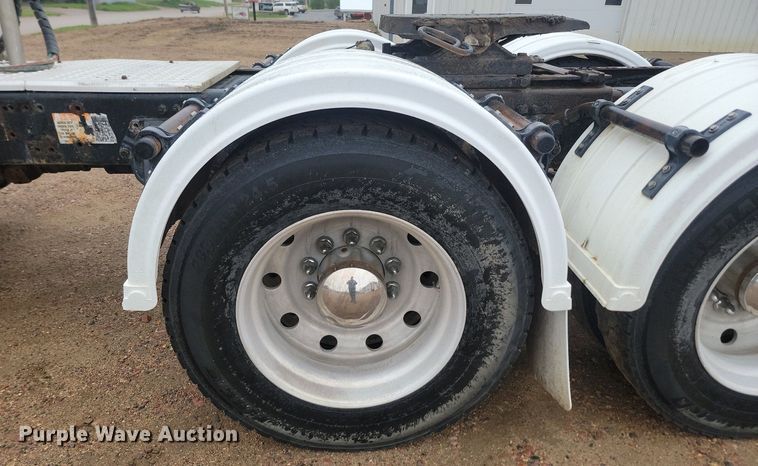 image for item NZ9874 1996 Kenworth  W900 semi truck